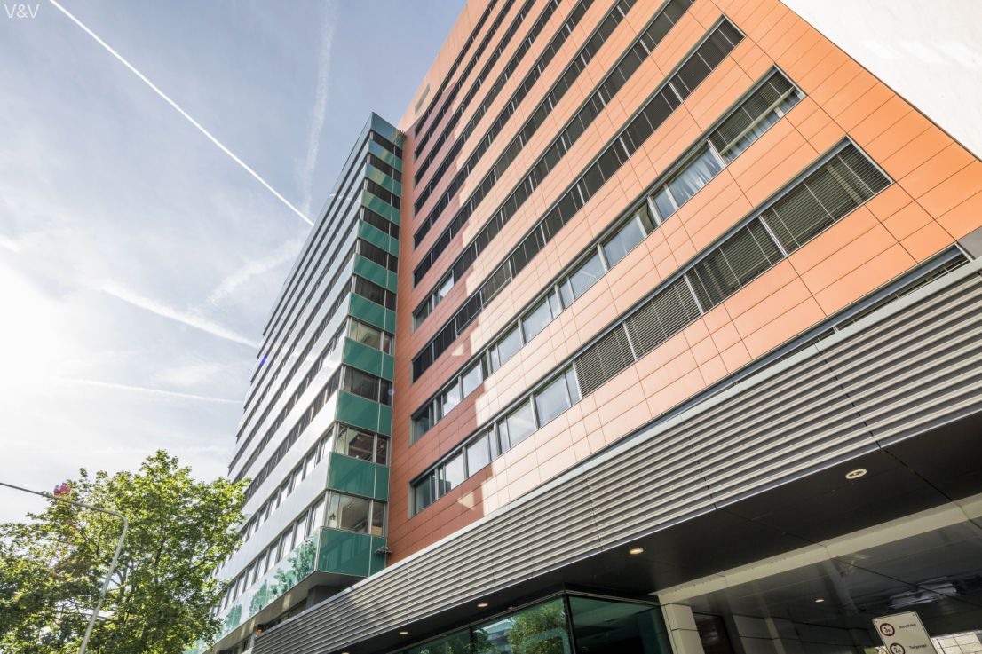 Moderne Büroflächen mit Skylineblick Moderne Büroflächen mit Skylineblick