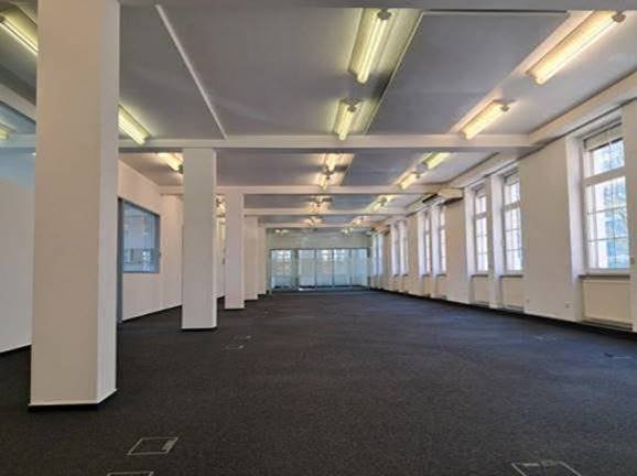 Gepflegter Altbau auf der Hanauer Landstraße Gepflegter Altbau auf der Hanauer Landstraße