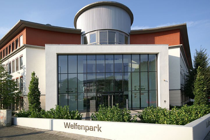 Moderne Büroflächen mit effizienten Grundrissen Moderne Büroflächen mit effizienten Grundrissen