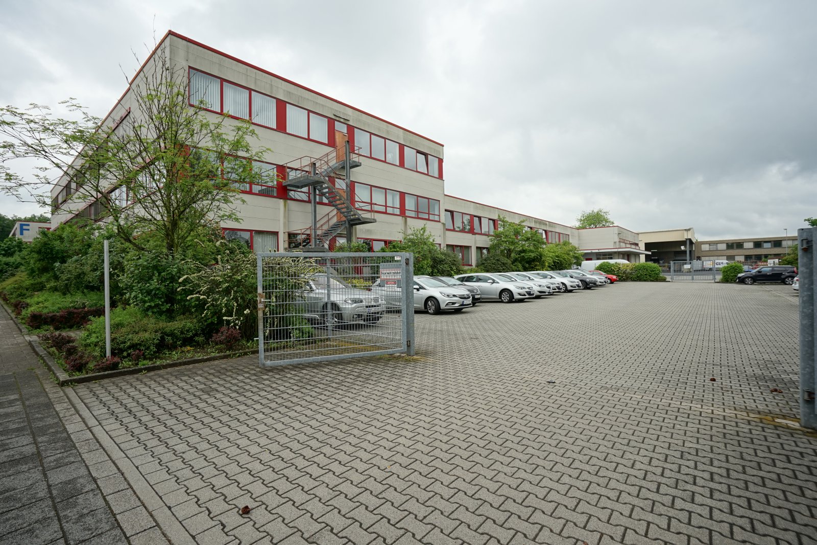 Büroetage inklusive Highspeedinternet Büroetage inklusive Highspeedinternet