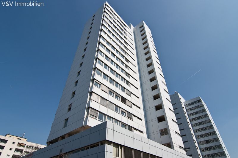 Büroturm mit vielseitigen Nutzungsmöglichkeiten Büroturm mit vielseitigen Nutzungsmöglichkeiten