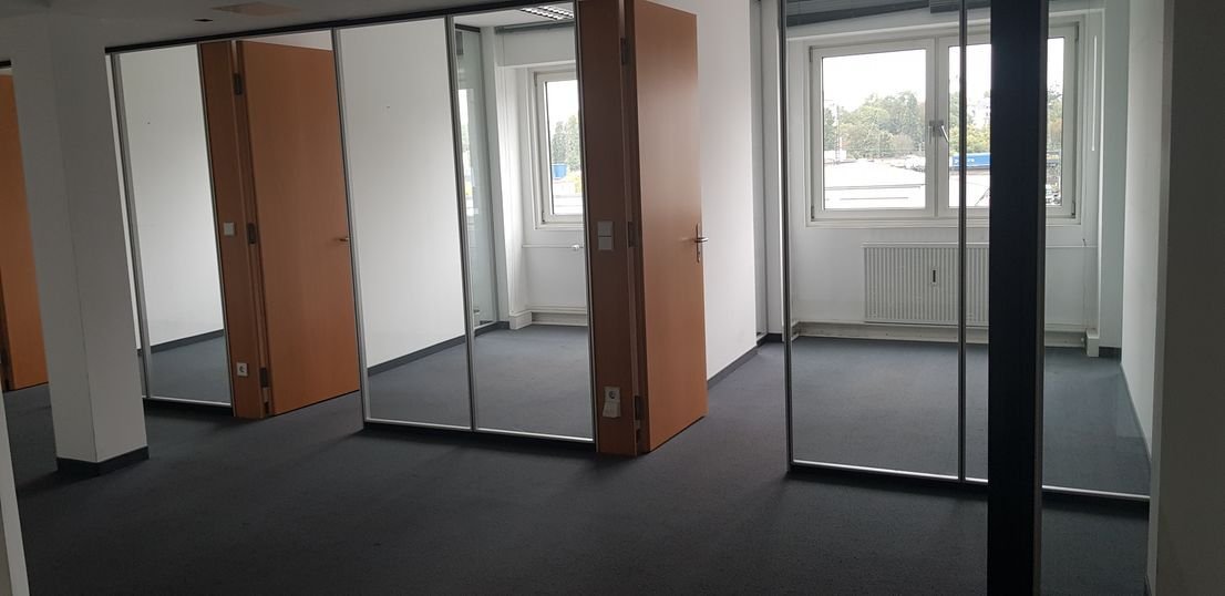 Bürohaus mit Lager & Stellplätzen – Frankfurt-Ostend Bürohaus mit Lager & Stellplätzen – Frankfurt-Ostend